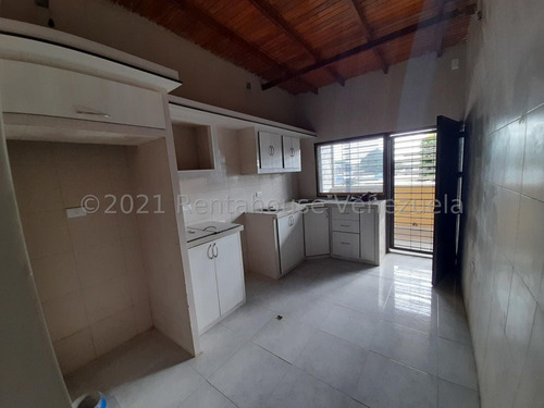 Imagen 7 de 25 de Casa Duplex Remodelada En Venta Urb Orticeño Estef 21-27270