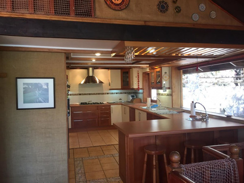 Casa En Venta De 4 Dorm. En Lo Barnechea