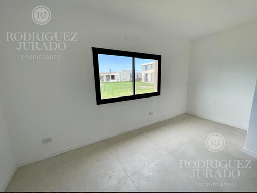 Oportunidad! Casa En Venta En Barrio San Sebastian Area 5