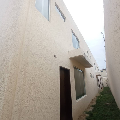 Imagen 4 de 5 de En Venta Townhouse Urb. Costa Bella
