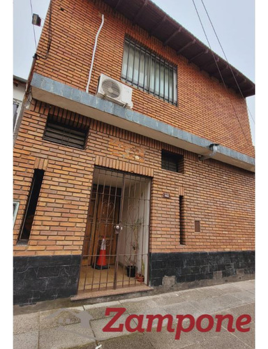 Ph Tipo Casa De  2 Ambientes- Ciudadela- 145 Mts-acepta Permuta Por Propiedad En Capital