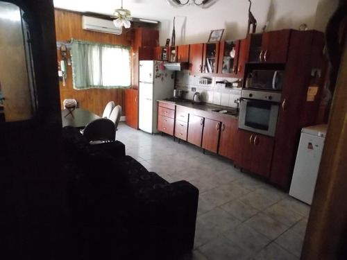 Casa En Venta - 3 Dormitorios 1 Baño - 64mts2 - San Justo