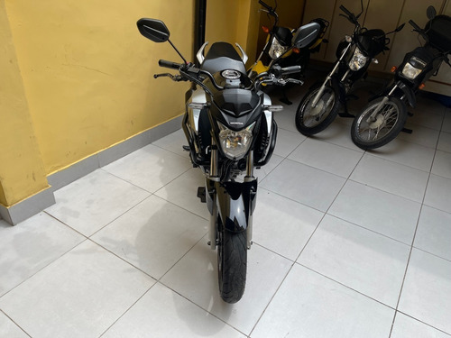 Imagem 3 de 12 de Honda Cb 25f Twister 2019 Repleta De Acessórios Troco !!