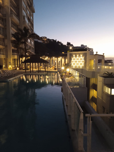 Fyc Arrienda Departamento En Edificio Euromarina, Reñaca