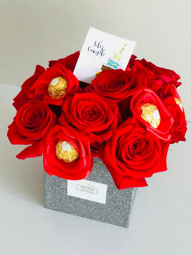 Caja Con Flores, Ferrero Regalo Para Dia De La Mujer