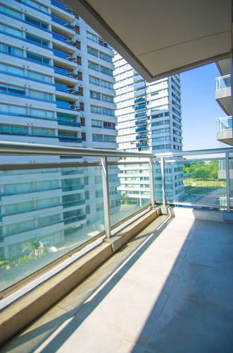 Imagen 12 de 13 de Gigante Monoambiente En Harbour Residences