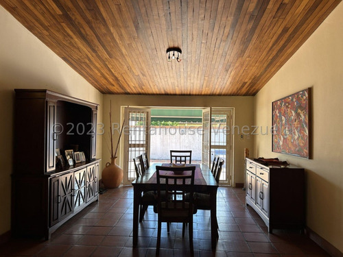 Casa En Venta En Macaracuay Caracas Calle Cerrada Piscina Parrillera Jacuzzi