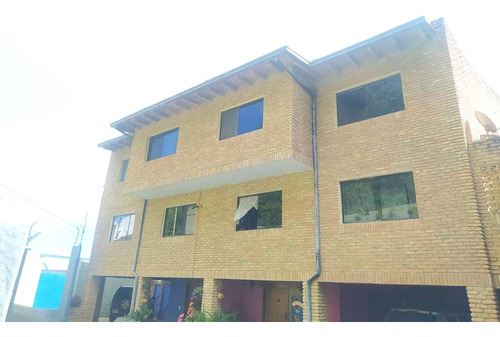 Venta De Townhouse Con Estilo Rustico Colonial Ubicado En La Union Yc