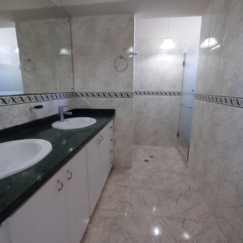 Hermoso Apartamento En La Llanada Con Vista Al Mar Y Espacios Únicos, Inversión Segura