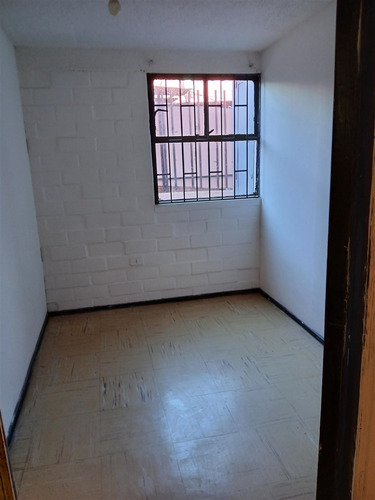 Departamento En Arriendo De 2 Dorm. Roizbatt Cerro Placeres