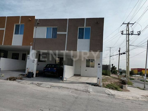 Casa En Venta En Col. Valle De Lincoln En Garcia