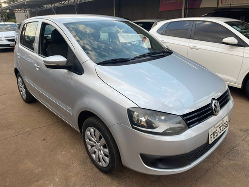 Imagem 2 de 7 de Volkswagen Fox 1.0 Mi Trend 8v Flex 4p Manual