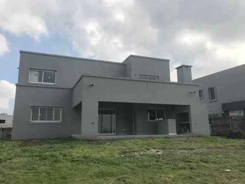 Imagen 16 de 21 de Casa En Venta En El Canton Norte - Maroto Propiedades