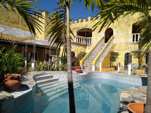 Casa En Venta Tipo Posada Estilo Medieval En Safari. (hg)