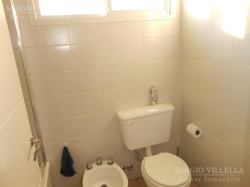 Imagen 18 de 28 de Casa De Dos Dormitorios En Venta Tipo Duplex En Fisherton