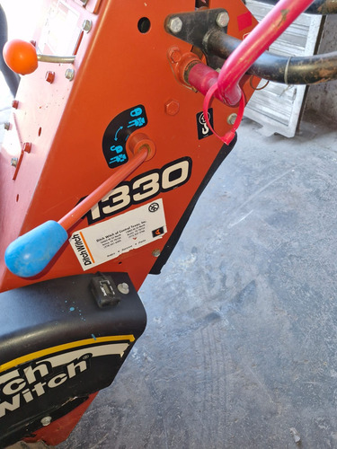 Zanjadora De Cadena Ditch Witch Modelo 1330 A Gasolina