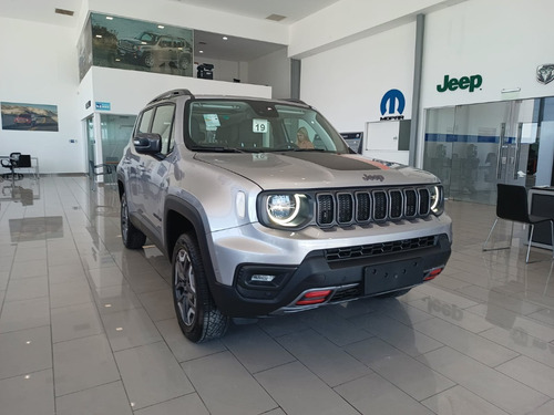 Imagen 4 de 17 de Renegade Trailhawk 4x4 T270 My23 Fmd
