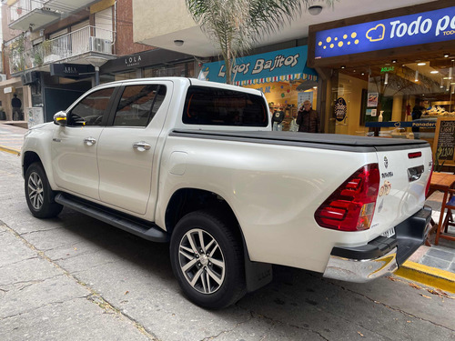 Imagen 4 de 16 de Toyota Hilux 2018 2.8 Cd Srx 177cv 4x2 At