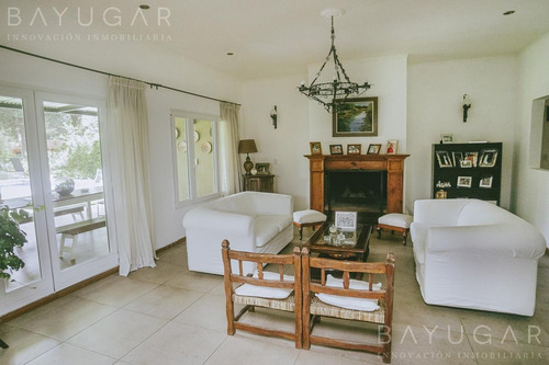 Imagen 10 de 30 de Venta En Oportunidad - Casa En Sausalito - Bayugar Negocios Inmobiliarios