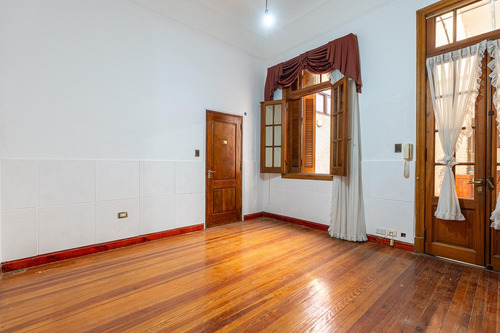 Venta Casa Departamento De Pasillo De Dos Dormitorios Rosario Centro