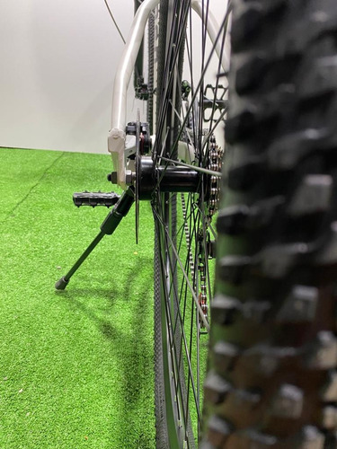 Imagen 7 de 10 de Bicicleta Aluminio Blanca Mtb Aro 27,5 Pegaso Bikes