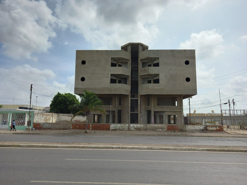 Imagen 2 de 12 de Centro Comercial Empresarial, Con Locales Comerciales Y Apartamentos. Esta Obra Civil Es Construcción De Primera Y Se Encuentra En Gris. (0412.127.0069).