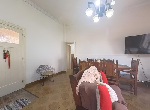 Casa De 4 Ambientes + Departamento Venta Ituzaingo