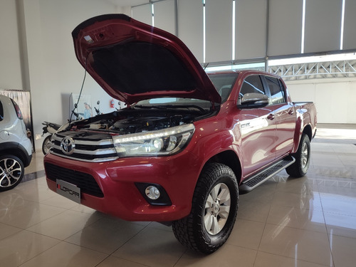 Imagen 6 de 24 de Toyota Hilux Srv Cuero 4x2 Mt