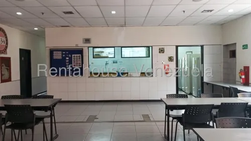 Se Alquila Oficina En La Urbina