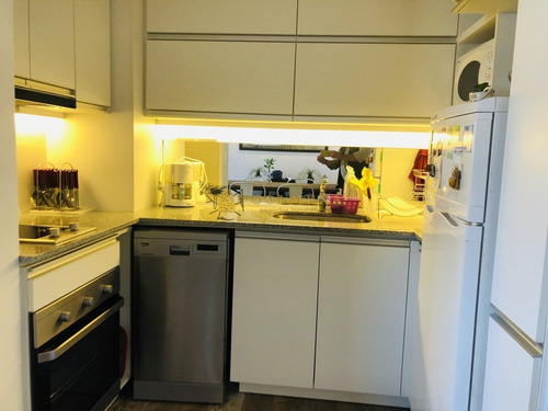 Apartamento En Alquiler En La Peninsula, De 2 Dormitorios, 2 Baños, Cocina Integrada, Living-comedor.-ref:2273