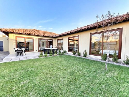 Casa En Venta De 3 Dorm. En Colina