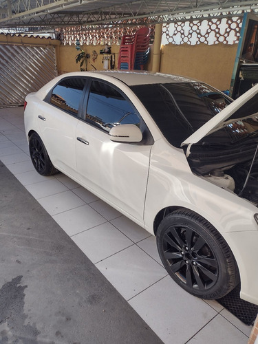 Imagem 2 de 7 de Kia Cerato 2011 1.6 Sx Aut. 4p 121 Hp