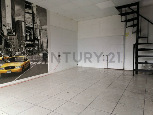 Arriendo Local Comercial Paicavi, Frente U San Sebastián