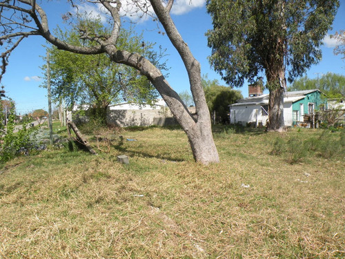Vendo Terreno Sobre Esquina En Lugar Alto Ideal P/construir Vivienda O Galpon - Calle De Asfalto - 094 386 264 - 361 M2