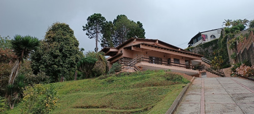 Casa Quinta En Urb. Club De Campo. San Antonio De Los Altos