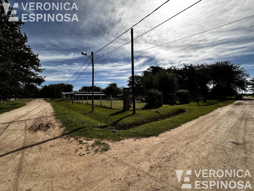 Casa De Dos Ambientes En Venta, Las Heras. Sobre Lote Propio De 750 M2 En Villars.