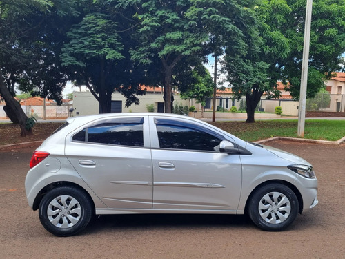 Chevrolet Onix 1.0 MPFI LT 8V FLEX 4P MANUAL
