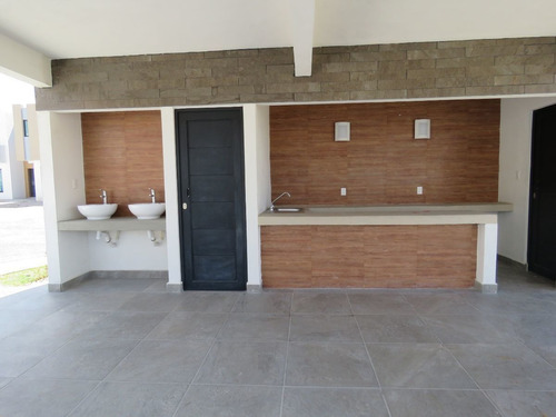 Casatuya, Casa En Venta En San Gerardo Modelo Viena. Aguasca