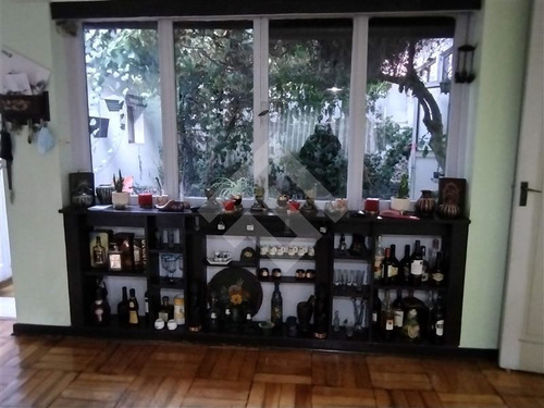 Propiedad Con Extenso Terreno En El Corazón De Ñuñoa
