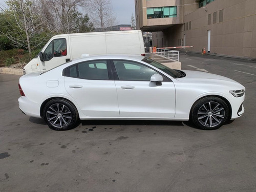 Imagen 7 de 14 de Volvo S60 Ii B4 Momentum 2022