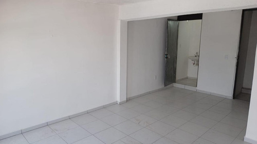 Local Comercia En Renta Sobre Av. Constitución, Casi Esquina Con Av. Salvador Nava Martínez En Slp