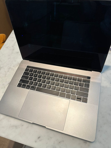 Apple Macbook Pro 2016 15  I7 256gbs Con Touchbar