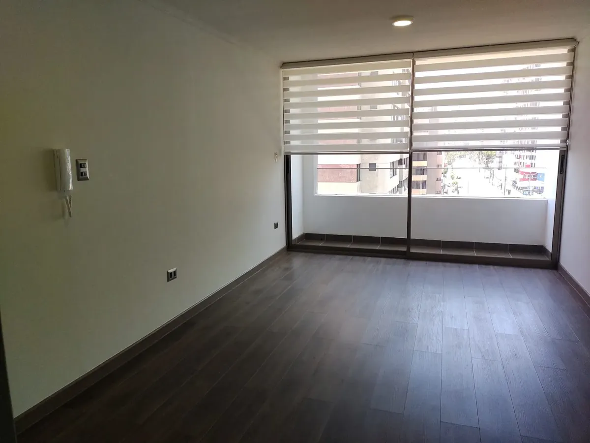 Imagen 2 de 23 de Edificio Av. Angamos Vista Norte Piso 7