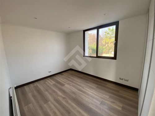 Casa En Venta De 4 Dorm. En Colina Brisas Norte