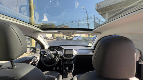 Peugeot 208 1.6 Feline