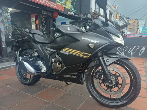 Suzuki  2022