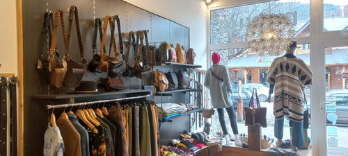 Vendo Fondo De Comercio- Ropa Y Accesorios-oportunidad