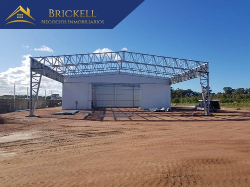 Imagen 3 de 8 de Alquiler Galpón O Depósito En Paso De La Arena 900 Mts Construidos Y 2000 Mts De Terreno.