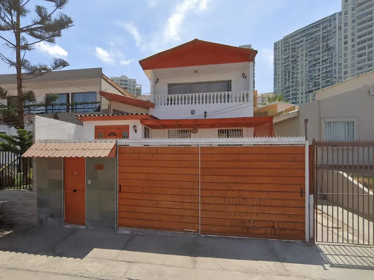 Imagen 1 de 14 de Casa En Venta En Iquique: Comodidad Y Ubicación
