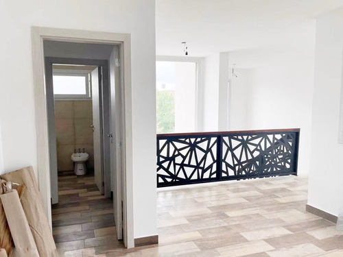 Imagen 9 de 13 de Casa En Venta El Canton Barrio Islas A Espejo De Agua Con Pileta